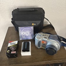 Sony Mavica MVC-FD200 2.0MP Digital Camera w/New Batt, Charger, Cd Disc Case