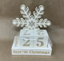 NWT Days Til Christmas Countdown Glittered Snowflake Wood Block