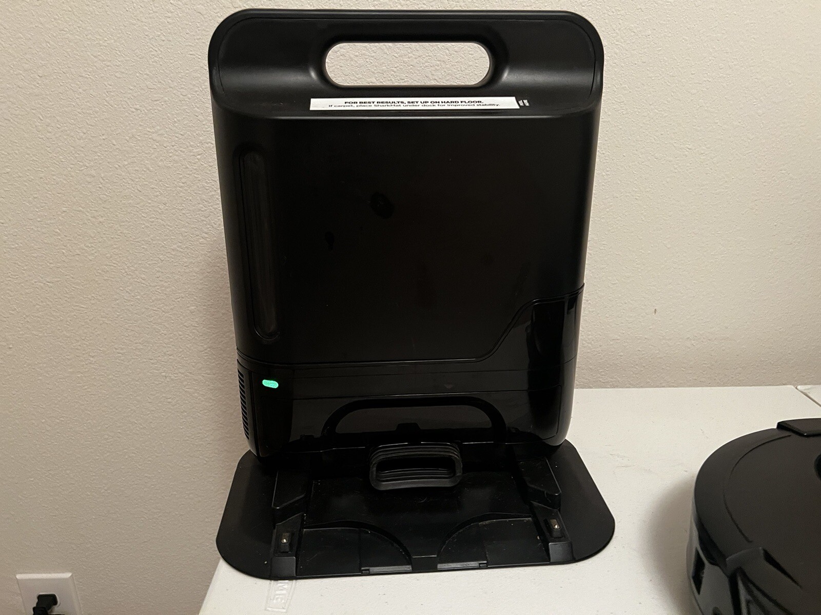 Shark Robotic Vacuum Cleaner ModelRV1001AE eBay