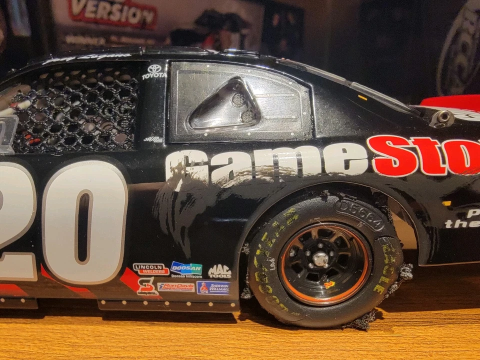 Joey Logano #20 2008 autografiado - GameStop/Kentucky primera victoria - 1/24 Elite  Foto 3 de 4