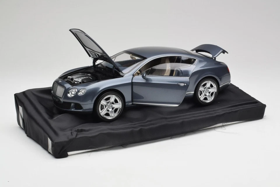 BL835 Bentley Continental GT Thunder Grey Minichamps 1/18 - Immagine 2 di 4