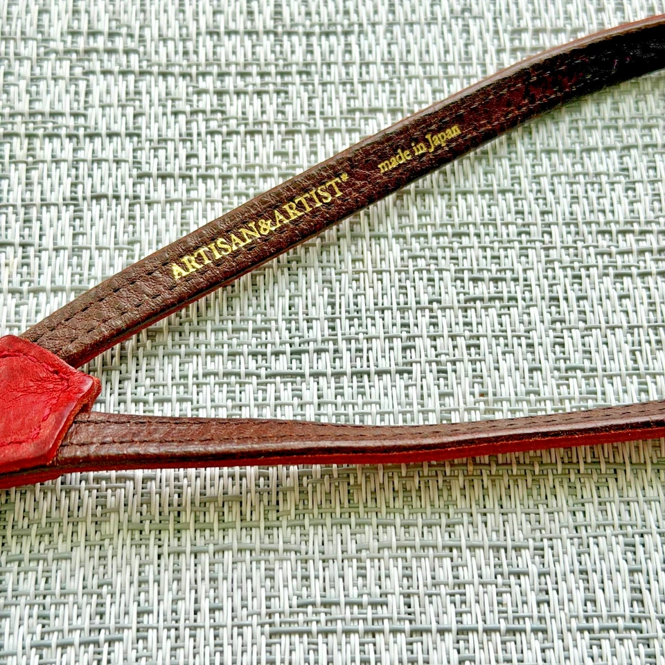 Artisan & Artist - ACAM 290 - Leather Camera Hand Strap (Red), JAPAN MADE - Image 4 of 4