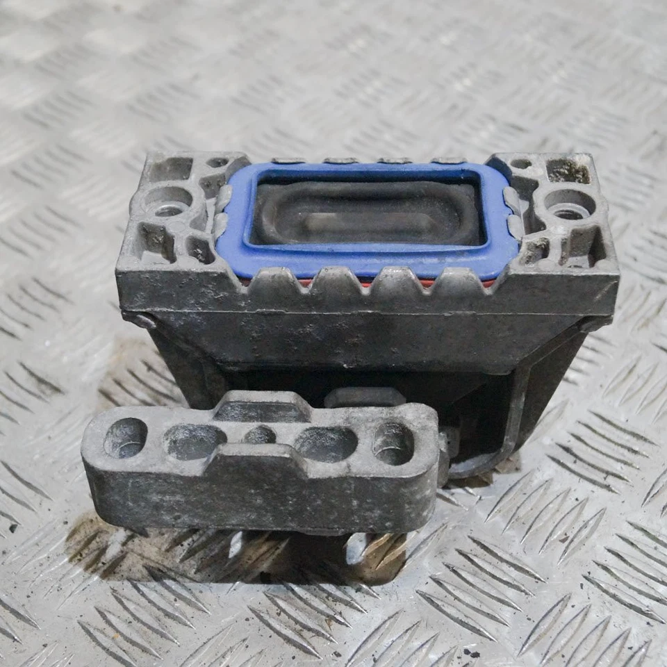 VW GOLF VI 5K1 2009 Right Side Engine Mount 1K0199262P - Image 3 of 4