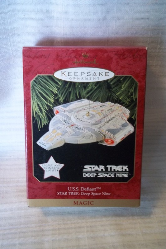 1997 Star Trek Hallmark Keepsake U.S.S. Defiant Ornament Deep Space Nine
