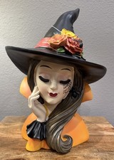 15  Bella Lux Floral Halloween Witch Bust with Spider Viral New Long Lashes