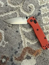 Excellent Benchmade Mini Bugout S30V Red/Orange Handle Plain Edge Folding Knife