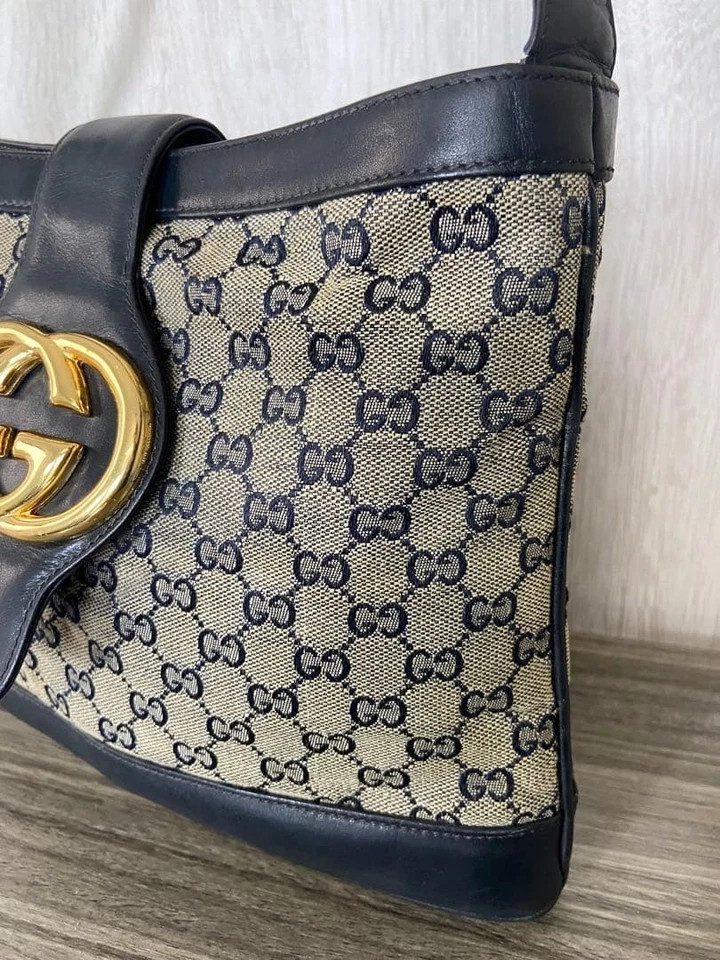GUCCI Shoulder Bag Interlocking GG Pattern Canvas… - image 11