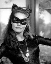 LEE MERIWETHER AS CATWOMAN 8X10 GLOSSY PHOTO IMAGE #2