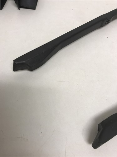 83 MERCEDES R107 rear bumper filler moulding left right SET 1078800944 380SL - Picture 3 of 7