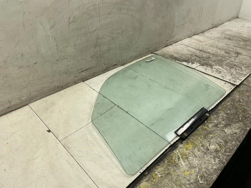 Jeep Liberty 2004 puerta delantera izquierda conductor cristal OEM+ Foto 2 de 4