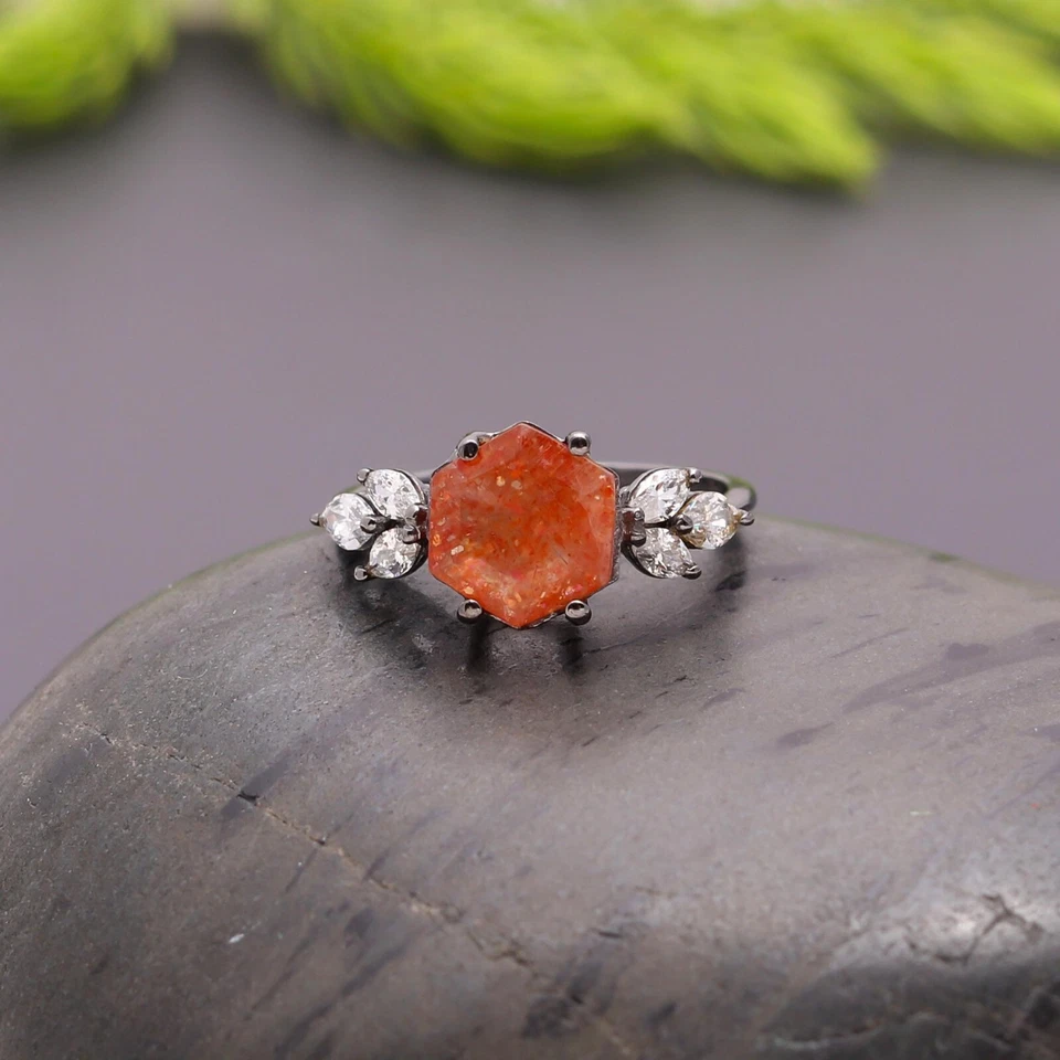 Anillo con forma hexagonal de piedra solar naranja natural plata de ley 925 joyería oxidada Foto 2 de 4