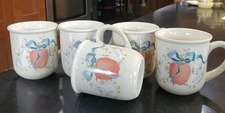 Set of 5 Mug in the Marmalade pattern by International. Geese,Blue Ribbon,Fruit,