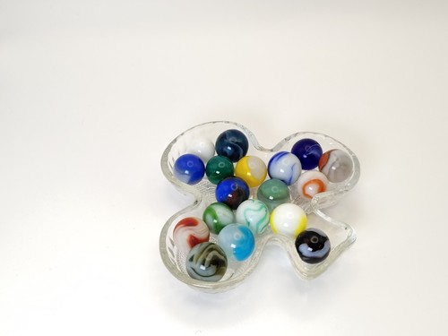 18 Vtg Marbles ~5/8" Vtg Club Shape Ashtray Swirls Master Vitro Peltier MK 9.5+ - Picture 2 of 10