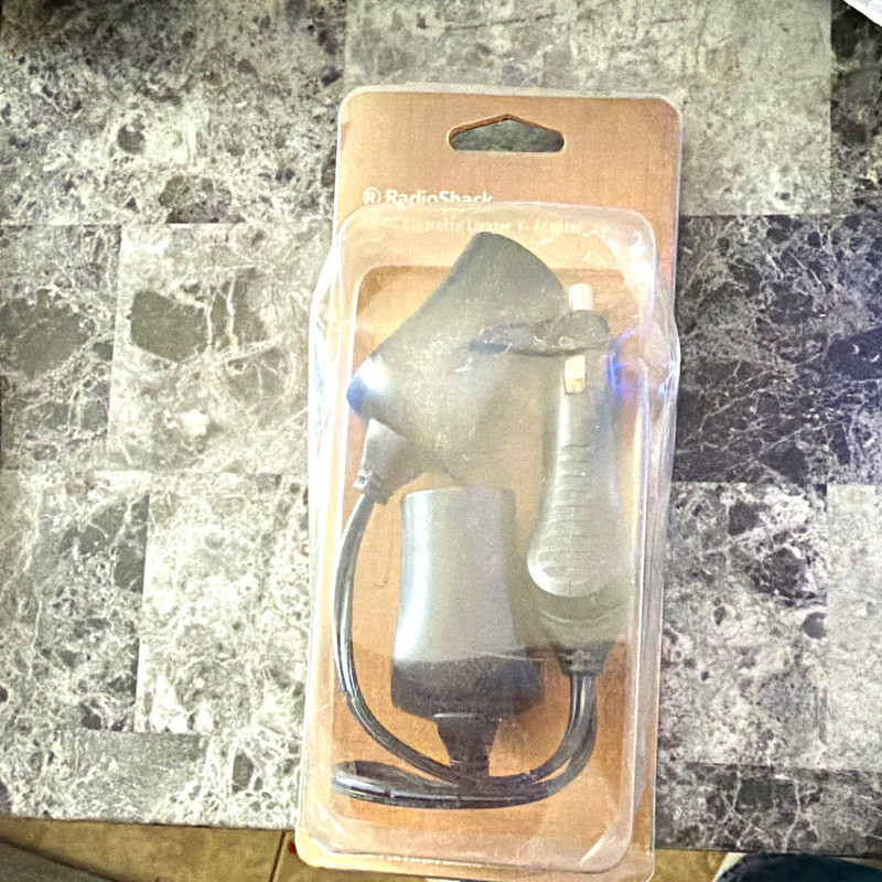 RadioShack 12VDC Cigarette Lighter Y-Adapter 2-Socket Splitter Fuse LED