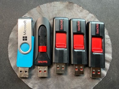 Lot of 5 USB Flash Drives: SanDisk Cruzer Glide 64GB (x3), Microsoft Promo 8GB 
