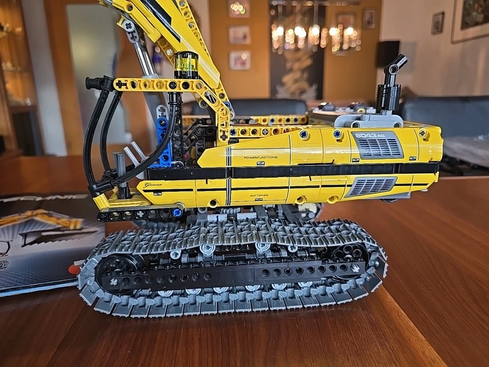 LEGO® Technik Motorisierter Raupenbagger Set 8043 inkl. OVP u. OBA TOP-ZUSTAND ! - Bild 2 von 4
