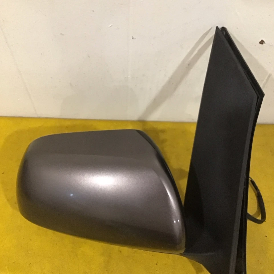 Оригинальное правостороннее боковое зеркало обзора для Toyota Sienna 2011 2012 годов выпуска 74548 - Изображение 4 из 4