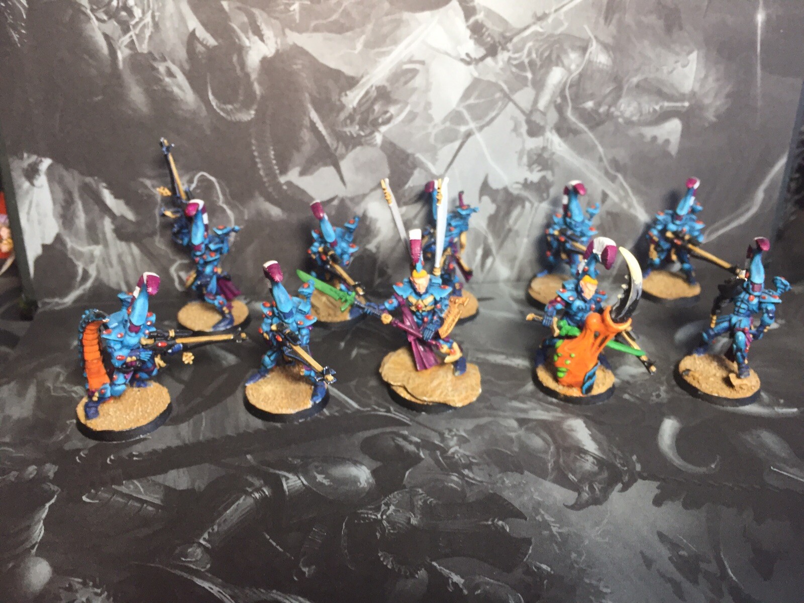 10 ELDAR DIRE AVENGERS Plastic Aeldari Craftworlds Army Painted Squad. 10 ELDAR DIRE AVENGERS Plastic Aeldari Craftworlds Army Painted Squad.