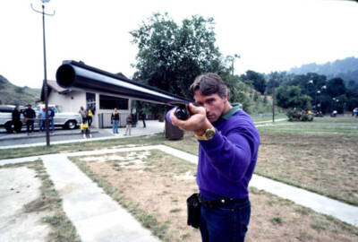 Arnold Schwarzenegger in 1982 is friendly and obliging with the pr- Old Photo 11