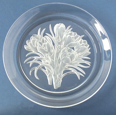 1980 s HOYA CRYSTAL ETCHED GLASS FLOWER OF THE MONTH SERIES. Crocus T Yamamoto