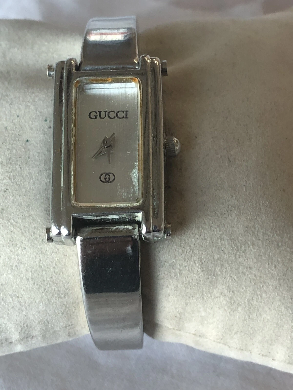 Montre Gucci en argent 9000L