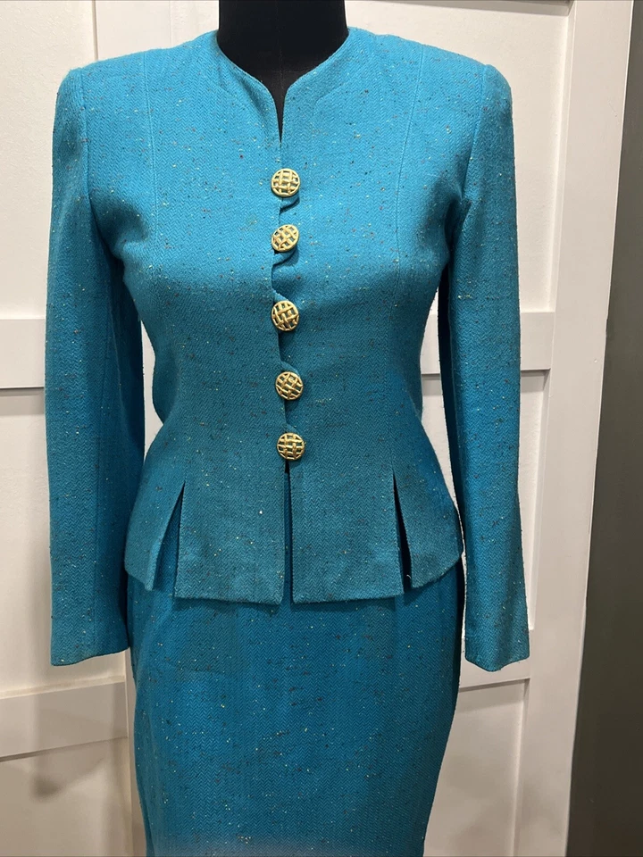 Traje Noviello Bloom Vintage Talla 4, Más Falda Adicional, Color Turquesa Foto 4 de 4