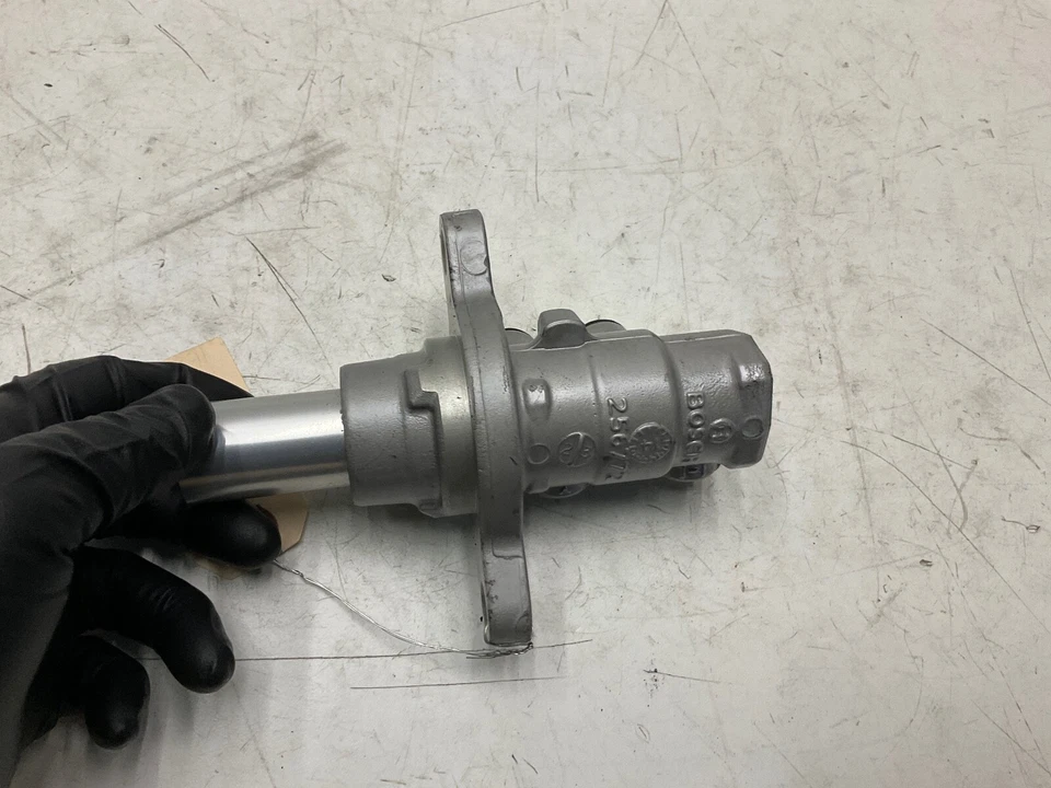 Cilindro maestro INFINITI Q70L 14 15 16 Foto 3 de 4