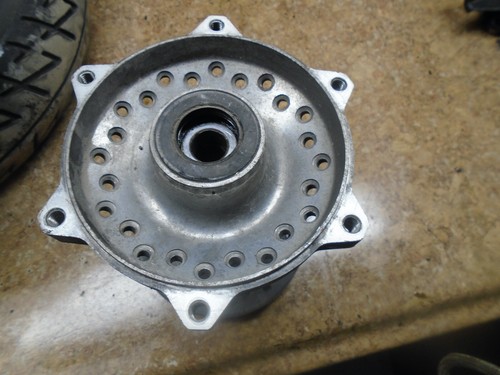 2000 Yamaha XVS650 XVS 650 A V Star Front Rim Tire Wheel Hub Center 2001 2002 - 第 2/2 張圖片