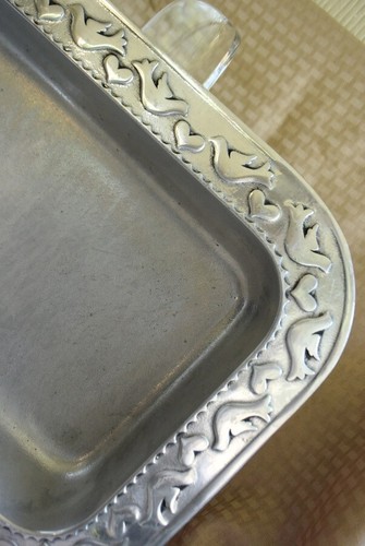 RWP Wilton Armetale Doves & Hearts Rectangular Baker/Casserole Pan-14 1/8"-EC - Picture 3 of 12