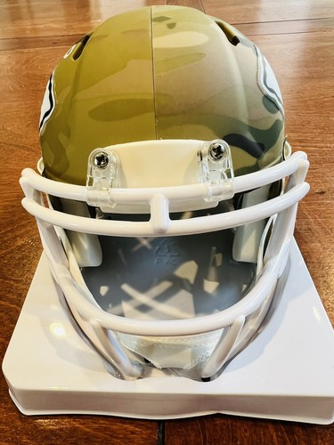 Patrick Mahomes Autographed Signed Kansas City Chiefs CAMO Mini Helmet-Beckett - Picture 2 of 4