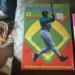 Ken Griffey Jr. 1995 Seattle Mariners 32 Valentines Baseball Set w/ Envelopes