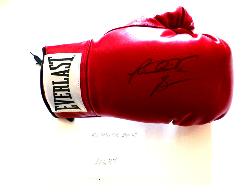 RIDDICK BOWE -BOXING HOFer AUTHENTIC AUTOGRAPHED EVERLAST BOXING GLOVE 2015