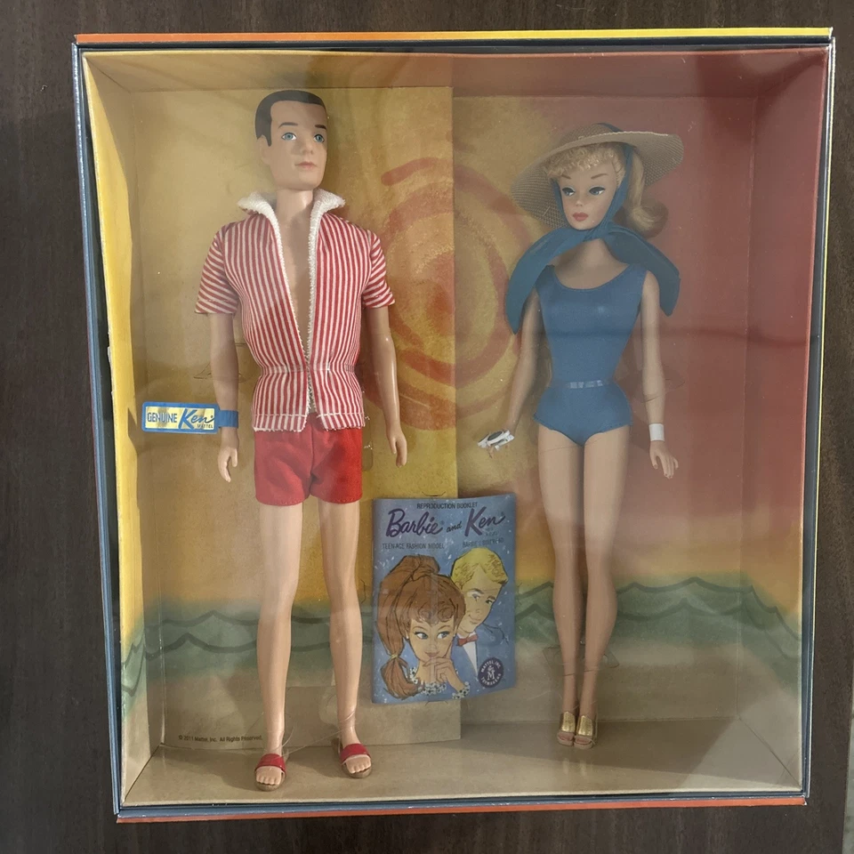 Barbie y Ken In The Swim Convention Dolls 2011 coleccionista etiqueta dorada en caja original Foto 2 de 4