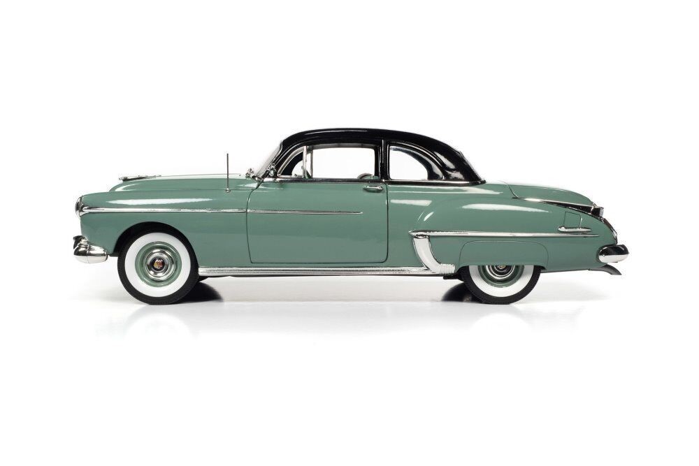 Autoworld 1:18 1950 Oldsmobile Rocket 88 Alder Green AMM1280