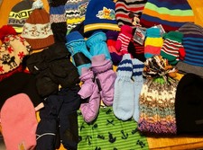 Huge lot Of Toddler  Kids Knit Beanie Winter Hats Mittens Gaiter 25 Items