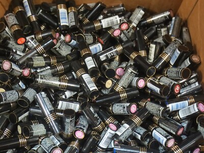 REVLON BEAUTIFUL MISCELLANEOUS RANDOM ASSORTMENT OF LIPSTICKS NWOB (LOT OF 20)