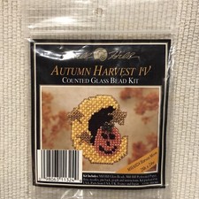 Vintage Mill Hill Counted Glass Bead Kit Pin Harvest Moon Halloween MHAH 24 NEW