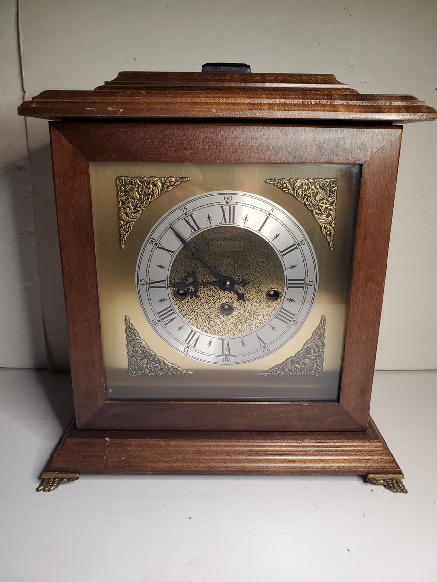 VTG BULOVA Wood Mantle Wind-Up Key Clock 340-020 West Germany