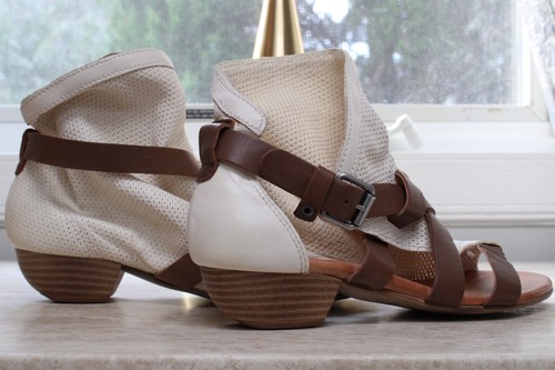 Miz Mooz Leder breite Sandalen mit mehreren Riemen und Absatz - Cassidy - Leinen - EU 38W - Bild 4 von 8