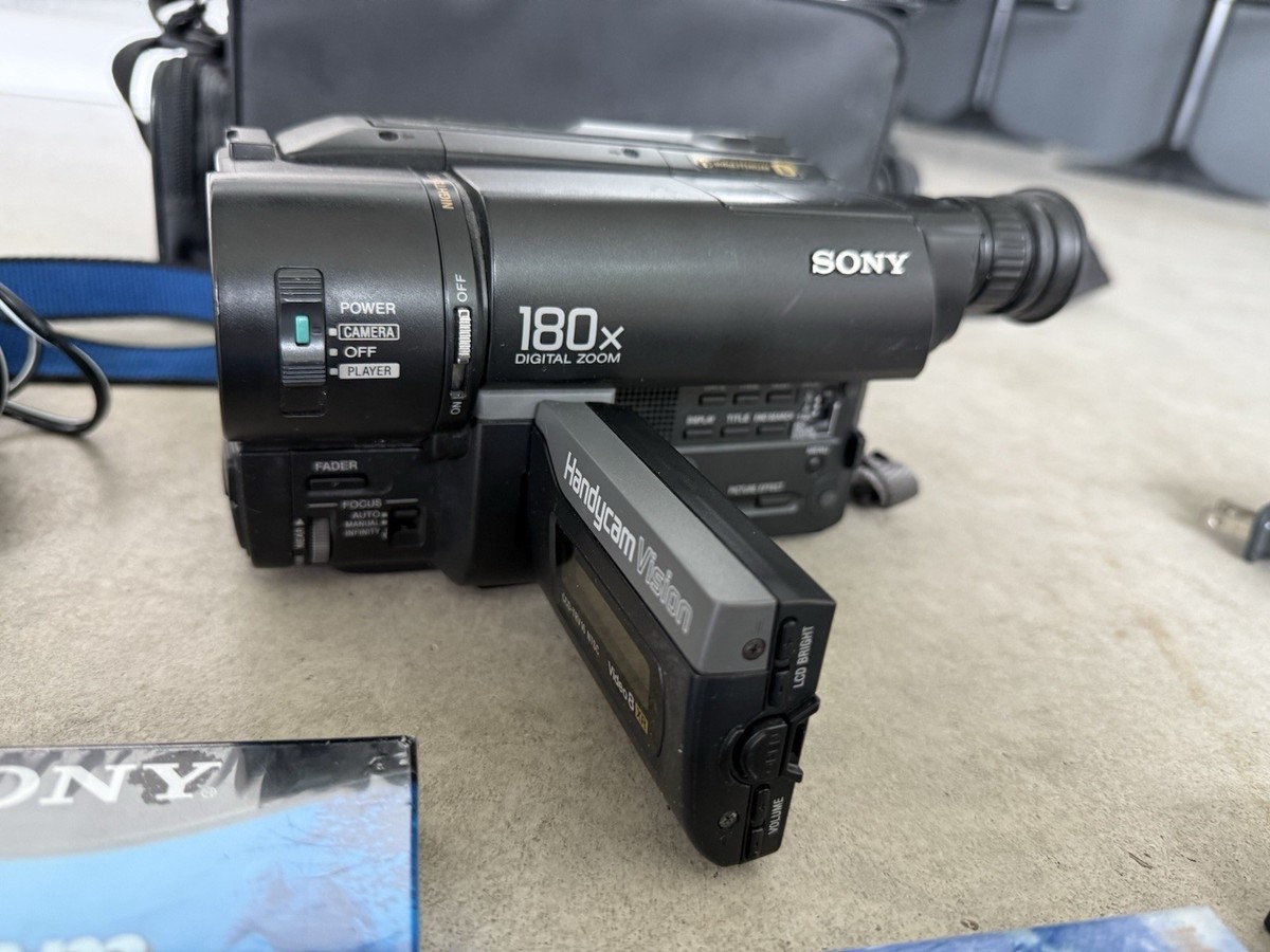 Sony Handycam Vision Camcorder CCD-TRV16 Video8 Night Vision