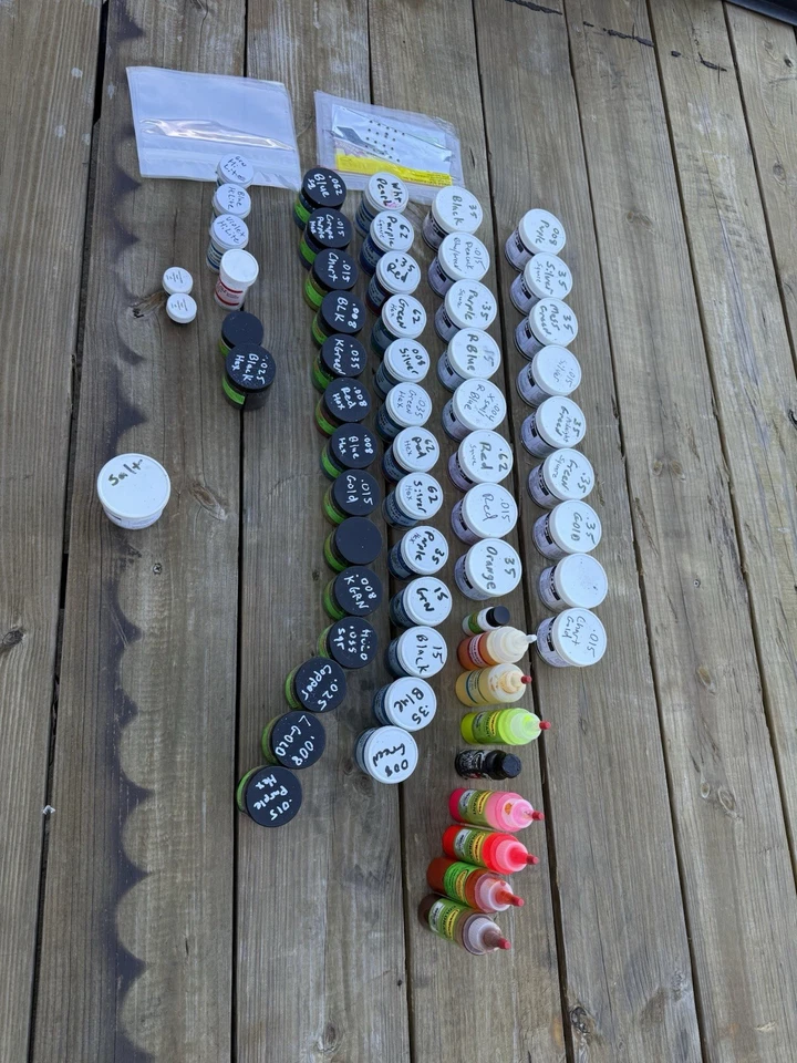 Lote de señuelos y colorantes para hacer cebo de plástico suave MF brillo ver foto Foto 2 de 4