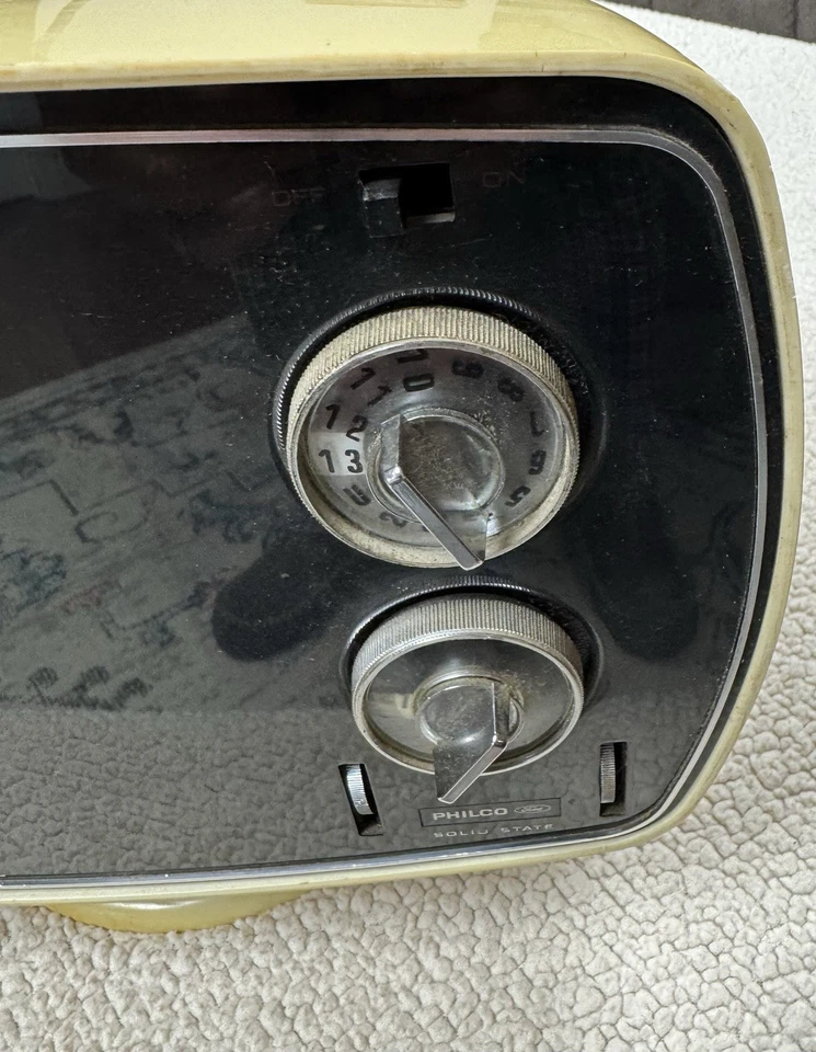 Vintage "Philco Ford" 1970's  Space Age Era TV B&W, WORKS 11" Tall - Image 2 of 4