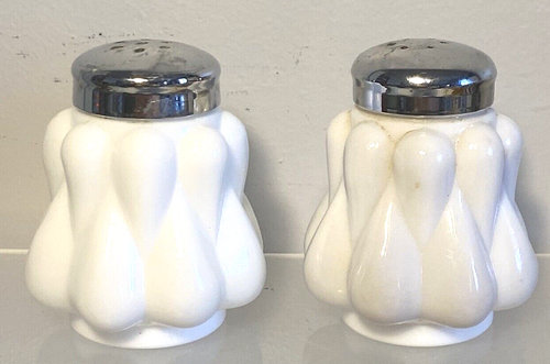 Vintage FENTON Milkglass TEARDROP Salt Pepper Shakers - Picture 3 of 10