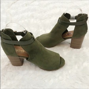 kenneth cole peep toe booties