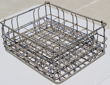 VINTAGE METAL WIRE HEAVY DUTY MILK RACK CRATE HOLDS 30 HALF PINT DAIRY BOTTLES