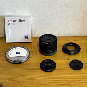 Sony ZEISS Sonnar T* FE 35mm f/2.8 ZA E-Mount Lens SEL35F28Z Excellent condition