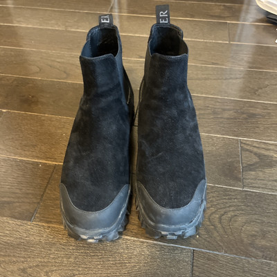 Moncler Hayden Chelsea Boots Size 9