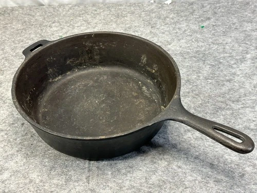 Cast Iron Wagner Ware No 8, 10 1/2 Chicken Fryer Smooth Bottom Made in the USA