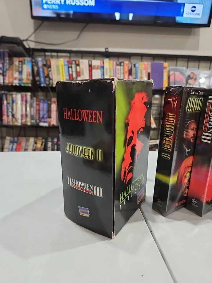 Halloween Trilogy 1, 2 & 3 Blockbuster Exclusive VHS Tapes Box Set -SOME ARE NEW - Image 2 of 4