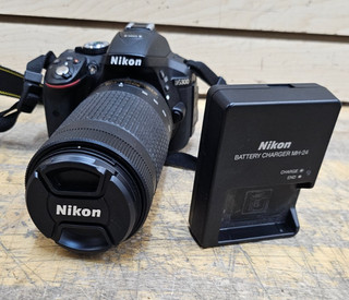 Nikon D5300 24.2MP Digital SLR DSLR Camera w/ Nikon AF P DX Nikkor 70 300mm ED